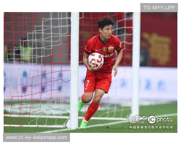 上海海港迎新援，球队实力再度加强